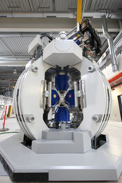 德國Max Voggenreiter(沃根瑞特)LPQ6六軸大腔體壓機(jī) 德國Max Voggenreiter(沃根瑞特)LPQ6六軸大腔體壓機(jī)